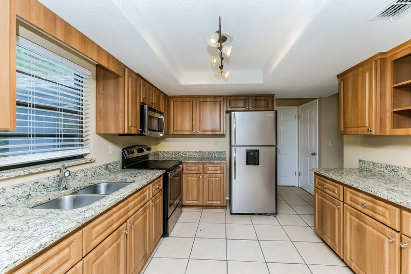 1,865/Mo, 11243 Elgin Blvd Spring Hill, FL 34608 Kitchen View