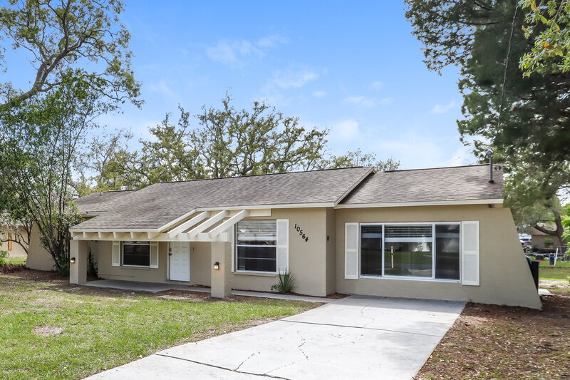 1,915/Mo, 10564 Blythville Rd Spring Hill, FL 34608 Front View