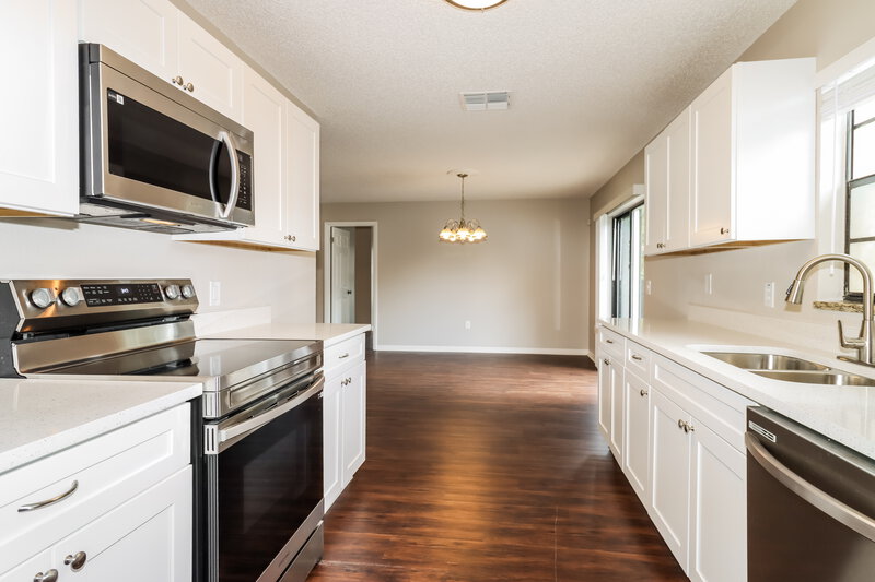 1,915/Mo, 10564 Blythville Rd Spring Hill, FL 34608 Kitchen View