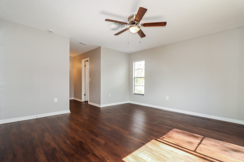 1,915/Mo, 10564 Blythville Rd Spring Hill, FL 34608 Main Bedroom View 2
