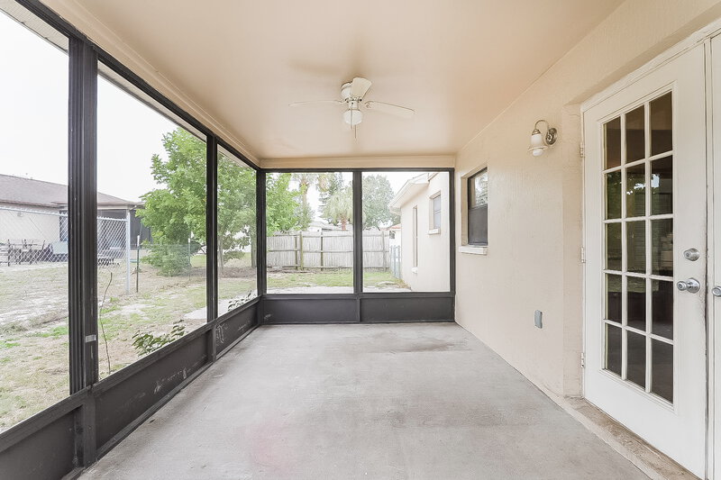 1,755/Mo, 7700 Vienna Ln Port Richey, FL 34668 Sun Room View