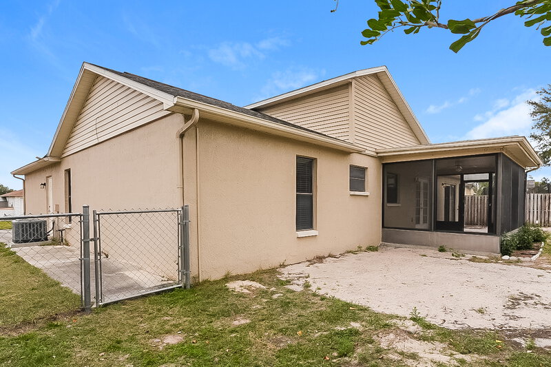 1,755/Mo, 7700 Vienna Ln Port Richey, FL 34668 Rear View