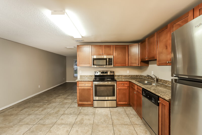 2,075/Mo, 3511 Breezewood Dr Tampa, FL 33619 Kitchen View 2