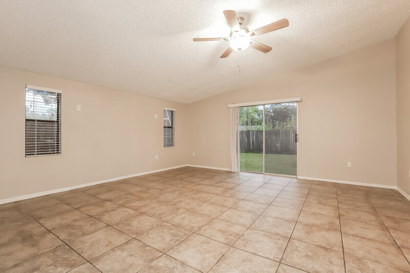 2,075/Mo, 3511 Breezewood Dr Tampa, FL 33619 Main Bedroom View
