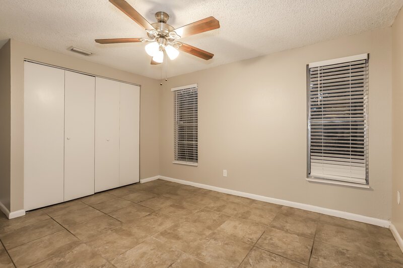 2,075/Mo, 3511 Breezewood Dr Tampa, FL 33619 Main Bedroom View 2