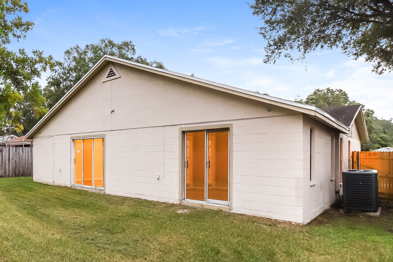 2,075/Mo, 3511 Breezewood Dr Tampa, FL 33619 Rear View