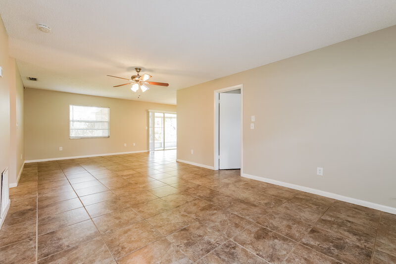 1,850/Mo, 2927 Northbrook Ln Lakeland, FL 33811 Living Room View