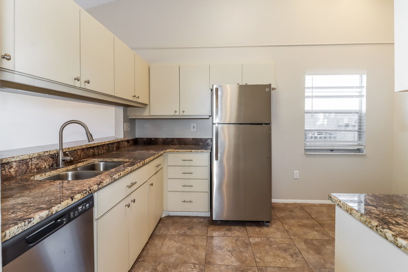 1,895/Mo, 7827 Adelaide Loop New Port Richey, FL 34655 Kitchen View