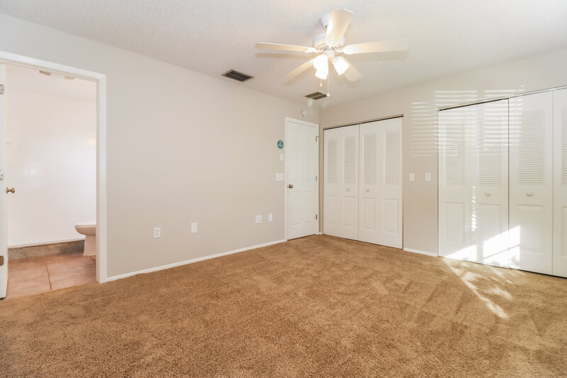 1,895/Mo, 7827 Adelaide Loop New Port Richey, FL 34655 Main Bedroom View 2