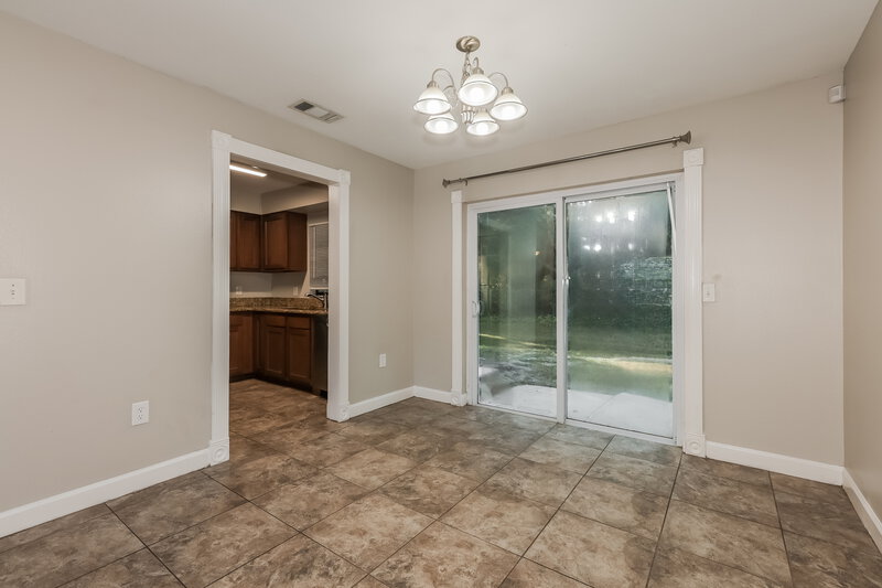 1,880/Mo, 614 Fox Lake Dr Lakeland, FL 33809 Dining Room View