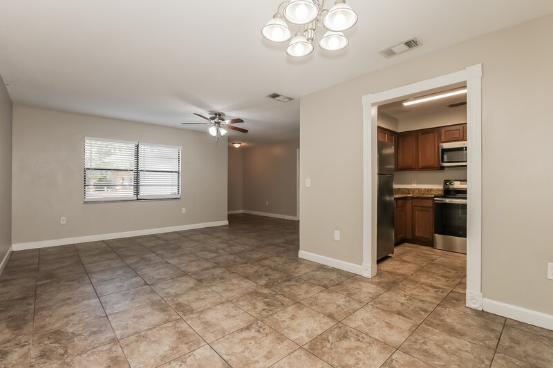 1,880/Mo, 614 Fox Lake Dr Lakeland, FL 33809 Dining Room View 2
