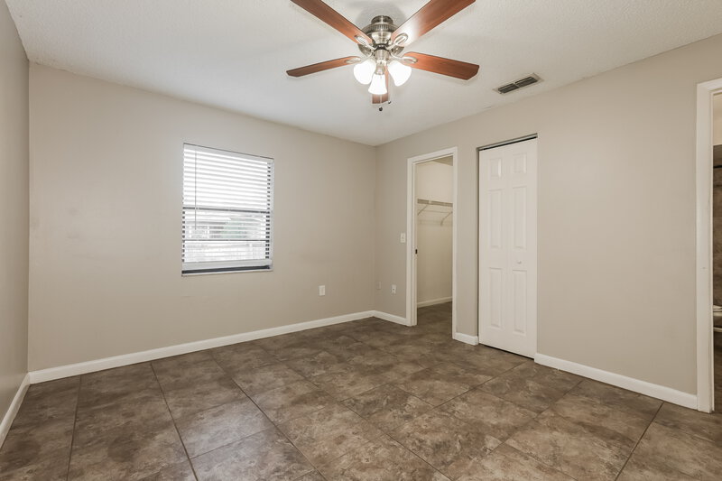 1,880/Mo, 614 Fox Lake Dr Lakeland, FL 33809 Main Bedroom View