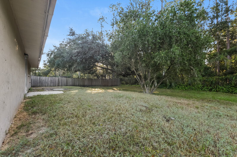 1,880/Mo, 614 Fox Lake Dr Lakeland, FL 33809 Rear View 2