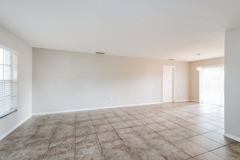 1,795/Mo, 634 Hemlock Ln Lakeland, FL 33810 Living Room View 2