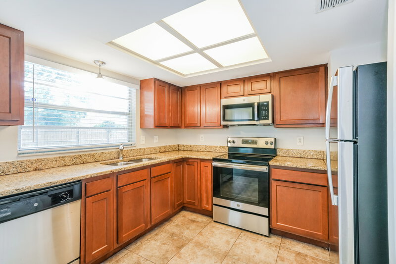 1,795/Mo, 634 Hemlock Ln Lakeland, FL 33810 Kitchen View