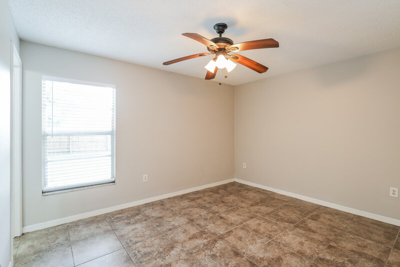 1,795/Mo, 634 Hemlock Ln Lakeland, FL 33810 Main Bedroom View