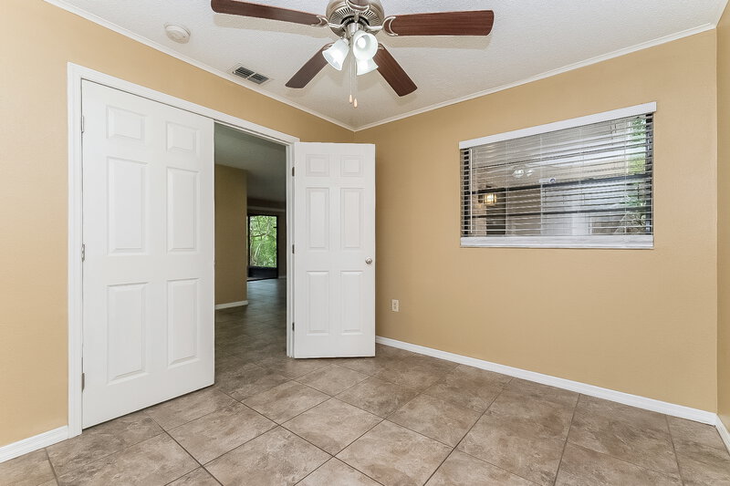 1,750/Mo, 7332 Glen Cove Rd Weeki Wachee, FL 34613 Bedroom View