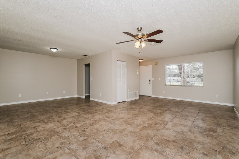 1,775/Mo, 7327 Gates Circle Spring Hill, FL 34606 Living Room View 2