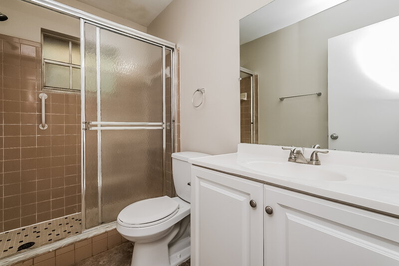 1,775/Mo, 7327 Gates Circle Spring Hill, FL 34606 Main Bathroom View