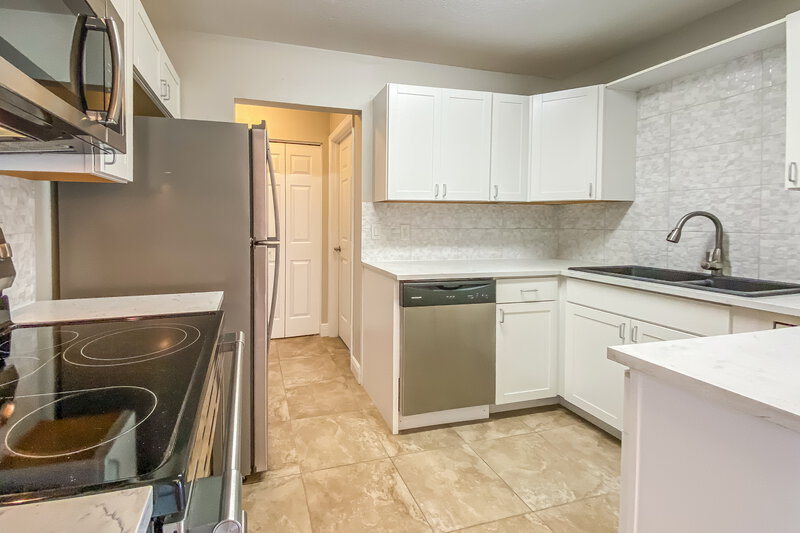 1,845/Mo, 4459 Springwood Rd Spring Hill, FL 34609 Kitchen View