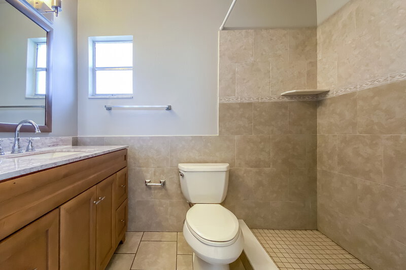 1,845/Mo, 4459 Springwood Rd Spring Hill, FL 34609 Bathroom View