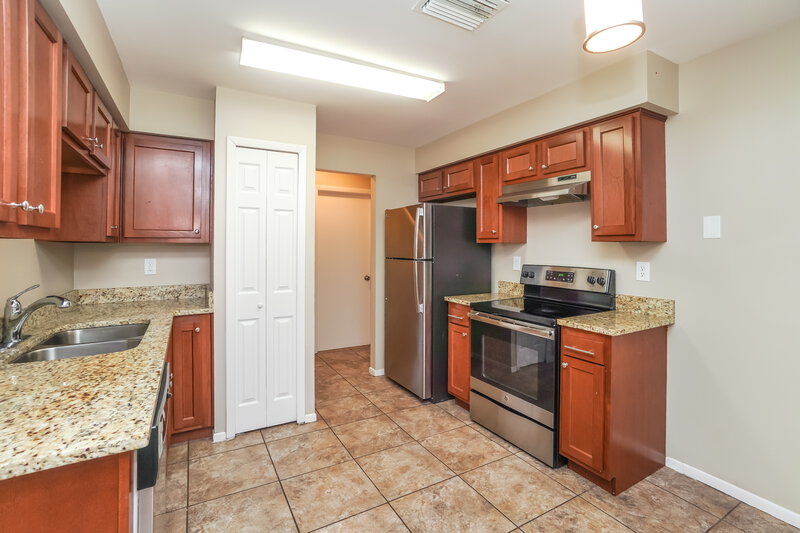 1,865/Mo, 11023 Linden Dr Spring Hill, FL 34609 Kitchen View