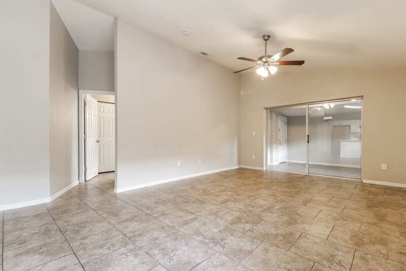 2,390/Mo, 3145 23rd St N St Petersburg, FL 33713 Living Room View 2