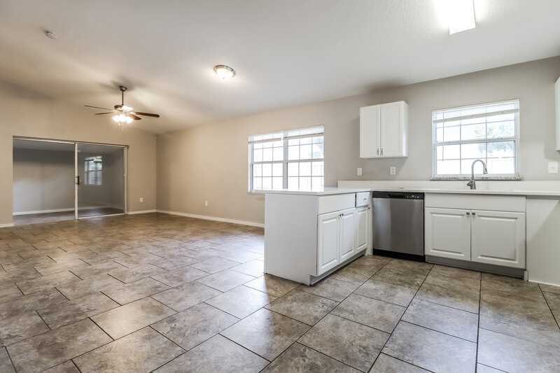 2,390/Mo, 3145 23rd St N St Petersburg, FL 33713 Kitchen View