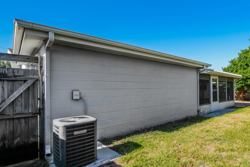 1,720/Mo, 7211 Moravian Dr Port Richey, FL 34668 Rear View