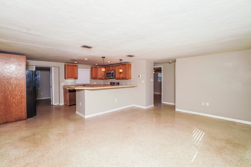 1,940/Mo, 5917 Missouri Ave New Port Richey, FL 34652 Living Room View