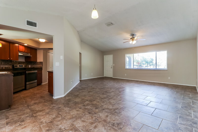 2,600/Mo, 2475 Landover Blvd Spring Hill, FL 34608 Living Room View 2