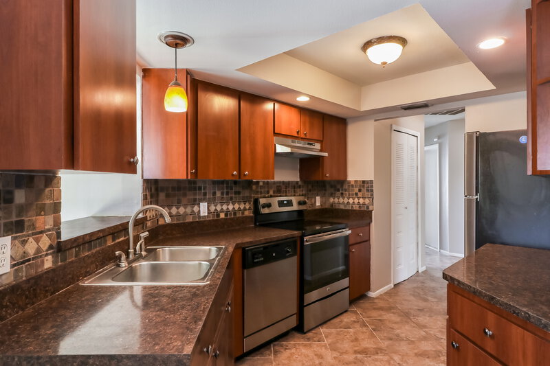 2,600/Mo, 2475 Landover Blvd Spring Hill, FL 34608 Kitchen View