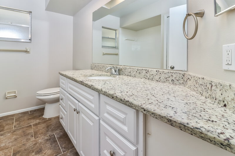 2,600/Mo, 2475 Landover Blvd Spring Hill, FL 34608 Main Bathroom View
