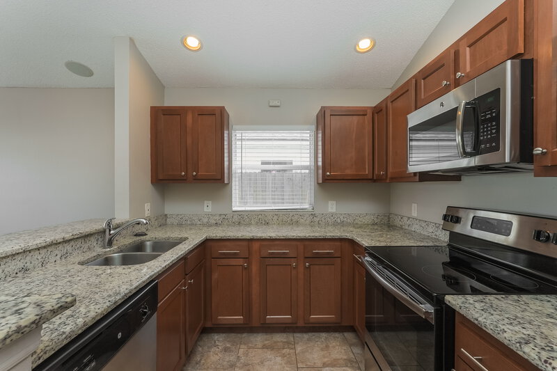 1,945/Mo, 1333 Dew Bloom Rd Valrico, FL 33594 Kitchen View 2