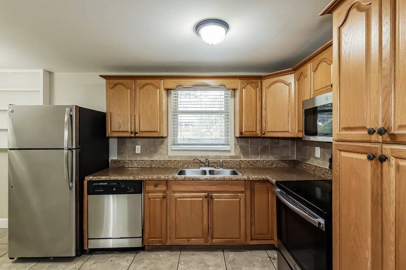 2,005/Mo, 1926 John Arthur Way Lakeland, FL 33803 Misc View 3