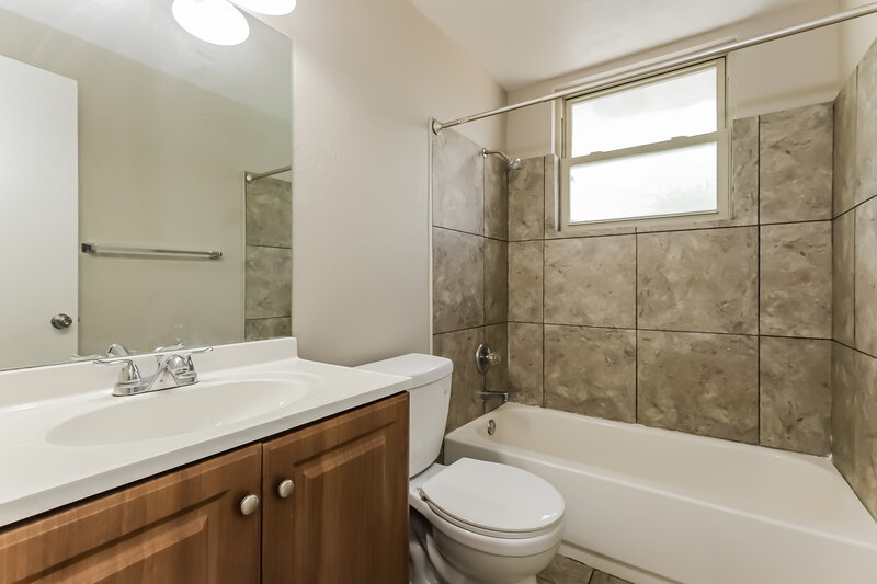 2,005/Mo, 1926 John Arthur Way Lakeland, FL 33803 Misc View 12