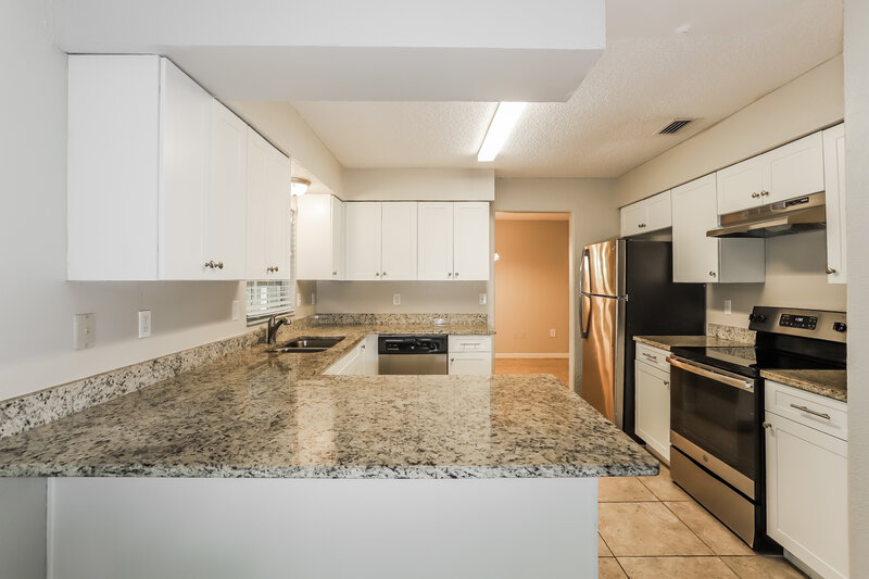 3,140/Mo, 3420 Cindy Ln Lakeland, FL 33801 Kitchen View