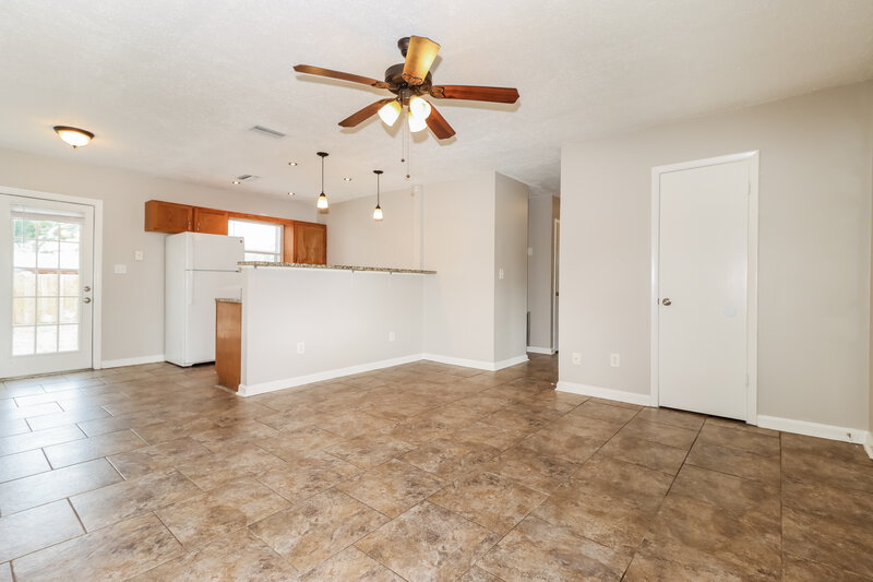 1,895/Mo, 5640 62nd St N St Petersburg, FL 33709 Living Room View 2