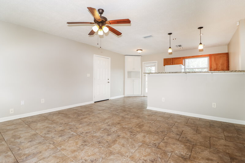 1,895/Mo, 5640 62nd St N St Petersburg, FL 33709 Living Room View 3