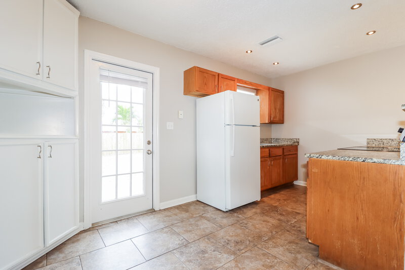 1,895/Mo, 5640 62nd St N St Petersburg, FL 33709 Dining Room View