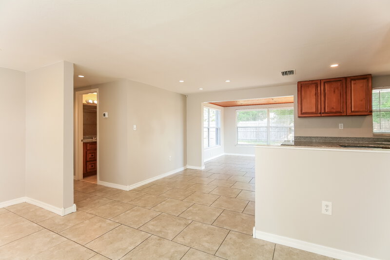 1,580/Mo, 10426 Syringa Ct Port Richey, FL 34668 Living Room View 2