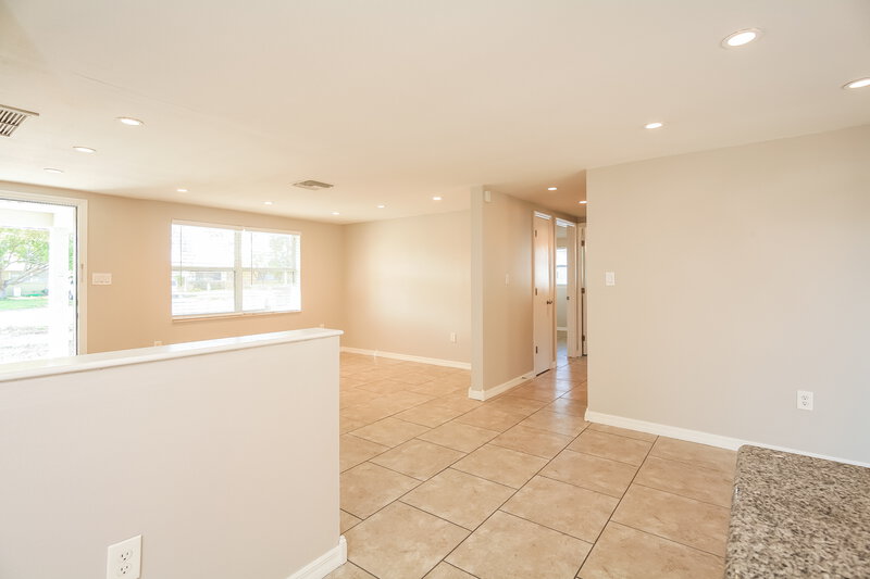 1,580/Mo, 10426 Syringa Ct Port Richey, FL 34668 Living Room View 3