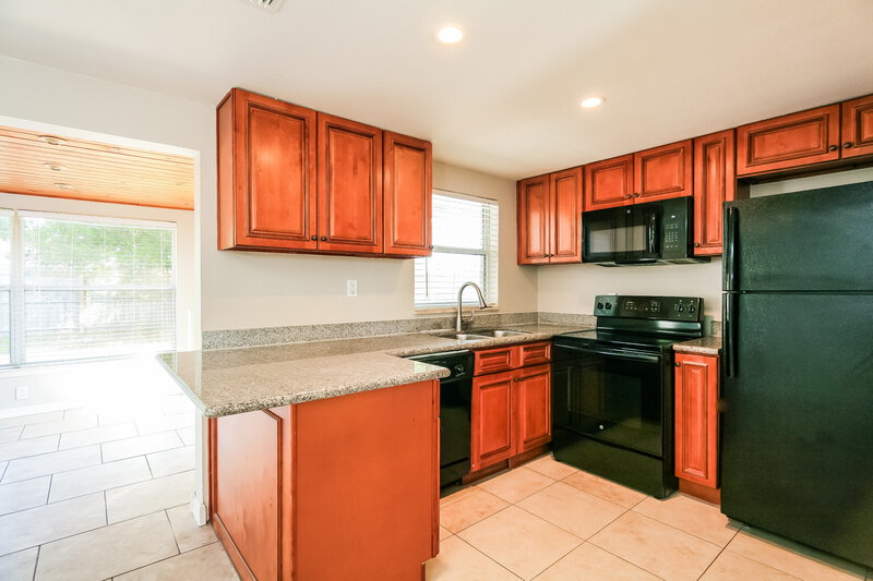 1,580/Mo, 10426 Syringa Ct Port Richey, FL 34668 Kitchen View 2