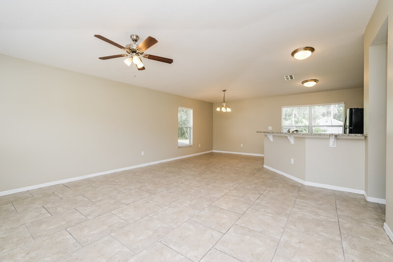 2,780/Mo, 721 W Thomas St Lakeland, FL 33805 Living Room View 2