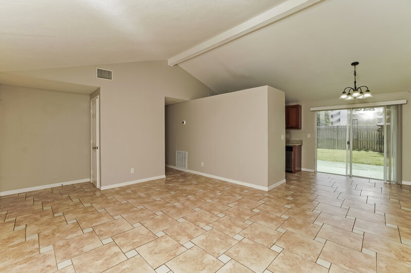 2,860/Mo, 8911 Richfield Ct Tampa, FL 33634 Living Room View