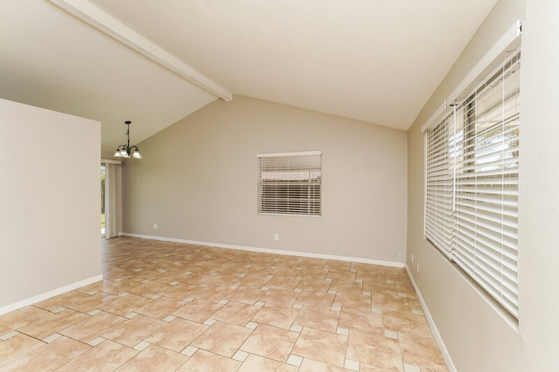 2,860/Mo, 8911 Richfield Ct Tampa, FL 33634 Living Room View 2