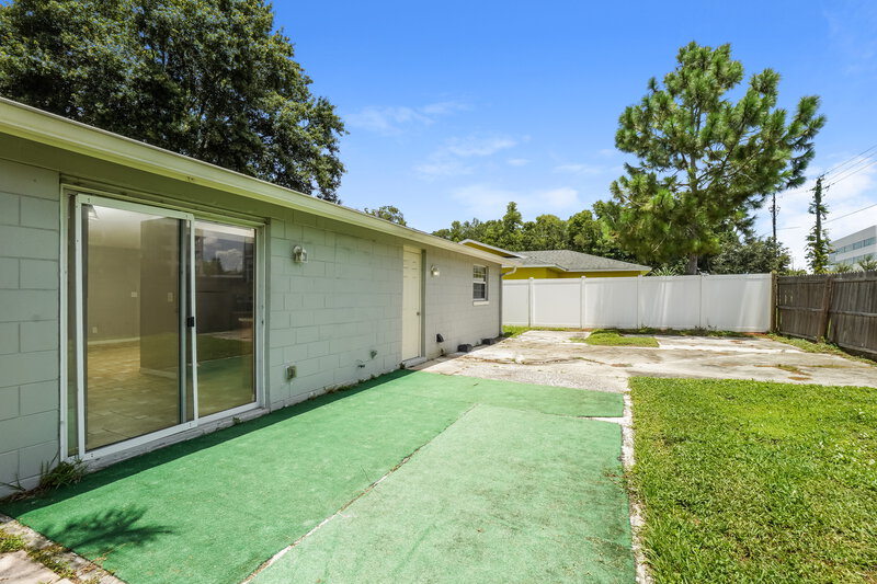 2,860/Mo, 8911 Richfield Ct Tampa, FL 33634 Rear View