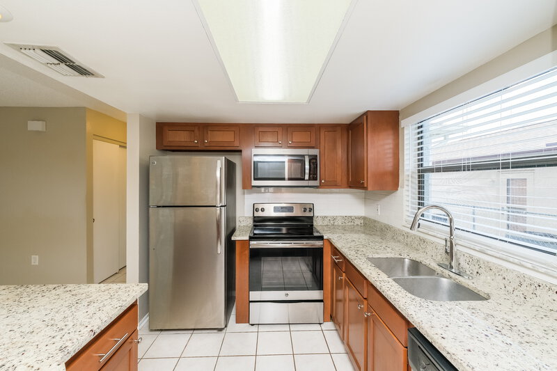1,620/Mo, 7643 Limington Dr Port Richey, FL 34668 Kitchen View