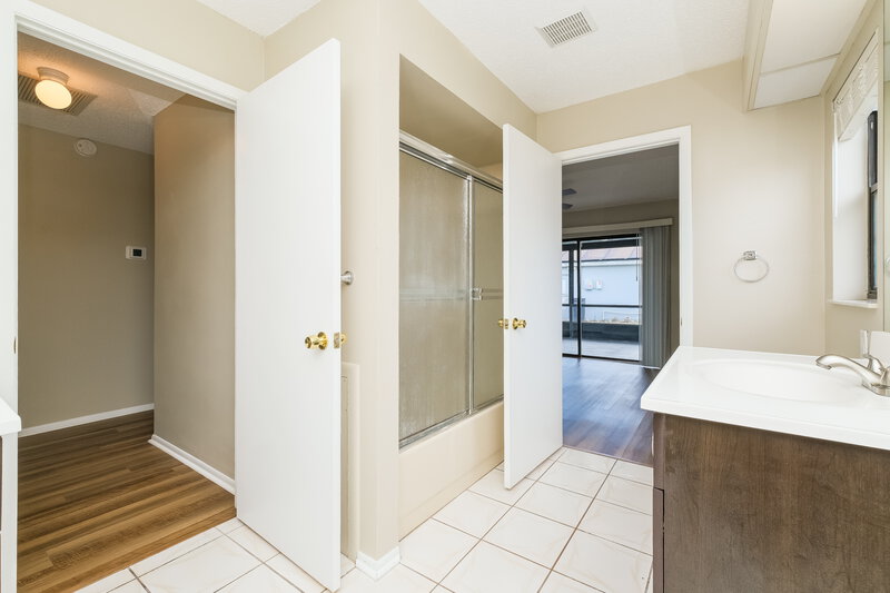 1,620/Mo, 7643 Limington Dr Port Richey, FL 34668 Bathroom View