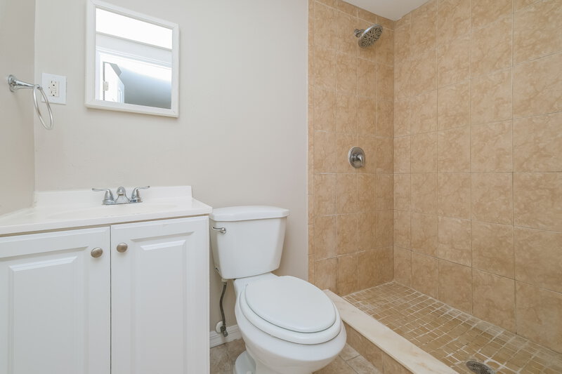 1,820/Mo, 3028 Pinon Dr Holiday, FL 34691 Main Bathroom View